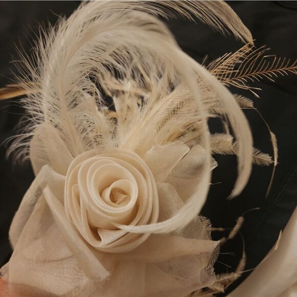 NWT Here comes the bride hair piece Biege Honey Cream Silver Hair Comb main image 5